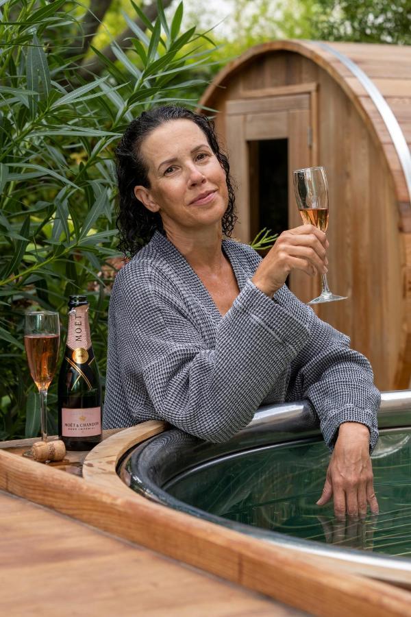 Escale Rochelaise, Gite Urbain Avec Spa Bain Nordique Et Sauna Tonneau Ла Рошел Екстериор снимка